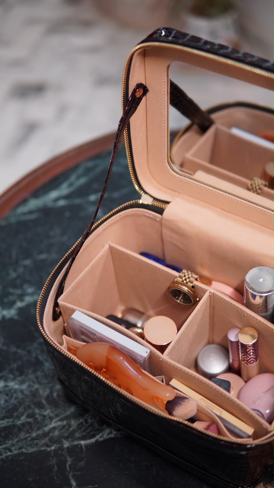 HoneyBee Vanity Case